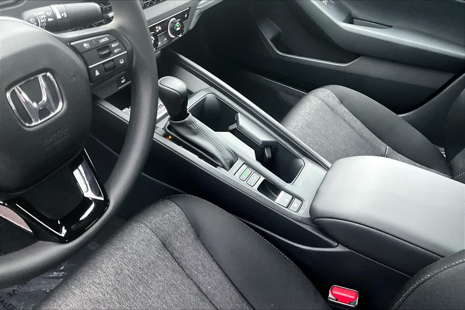 2025 Honda Accord SE - Photo 14