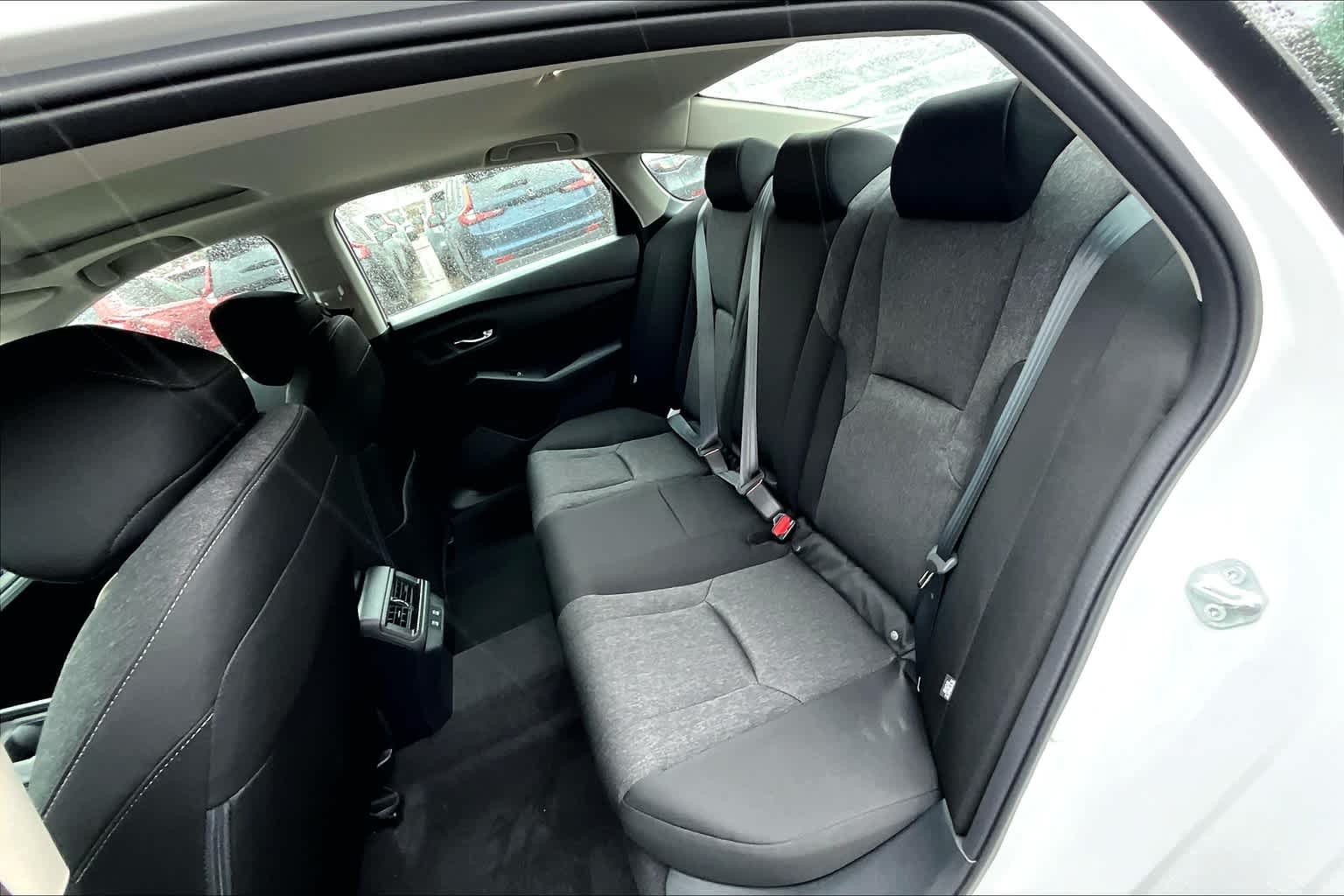 2025 Honda Accord SE - Photo 15