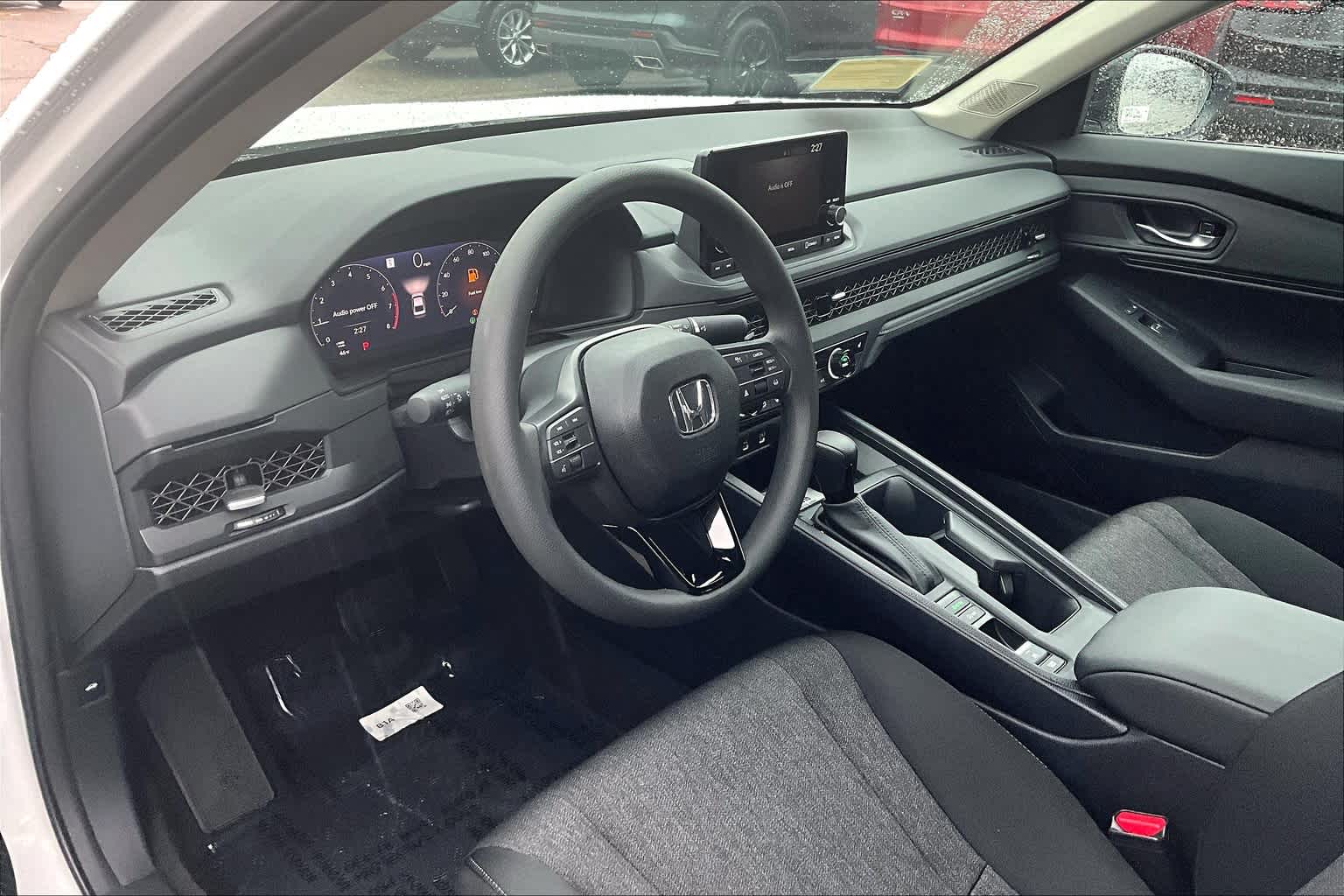 2025 Honda Accord SE - Photo 9