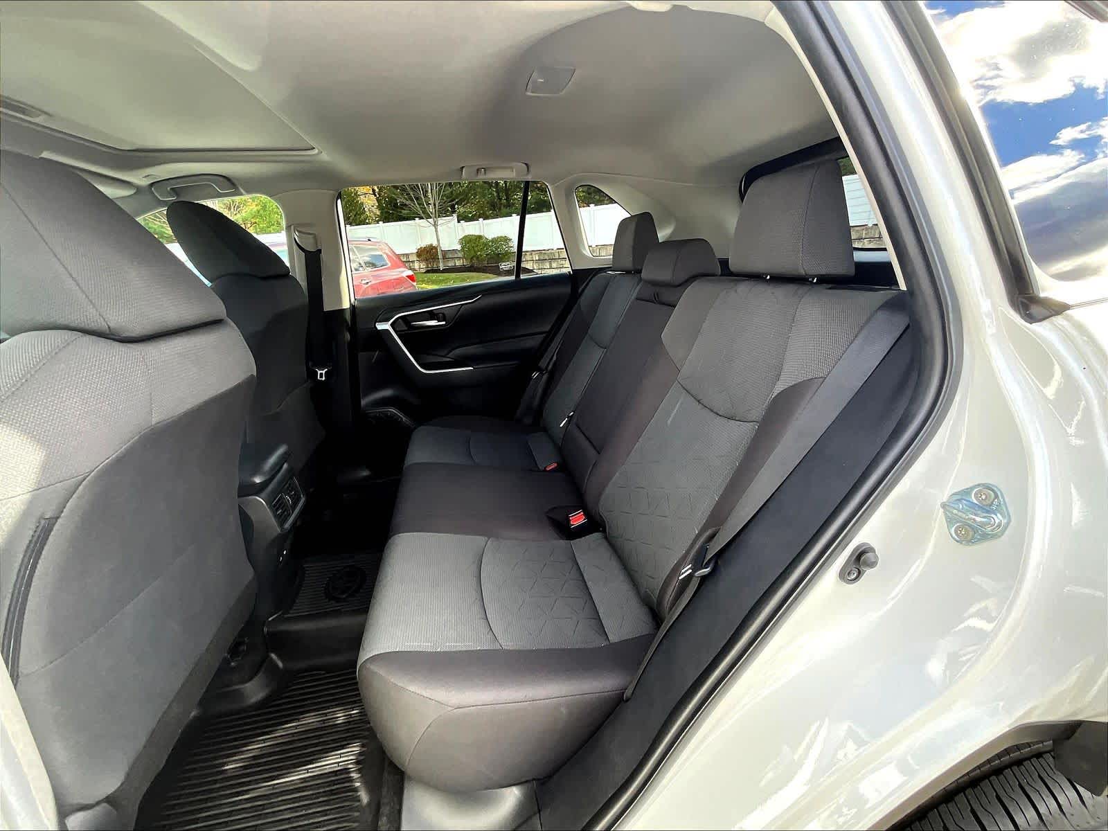 2023 Toyota RAV4 XLE - Photo 15