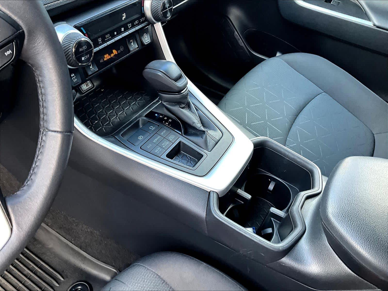 2023 Toyota RAV4 XLE - Photo 20