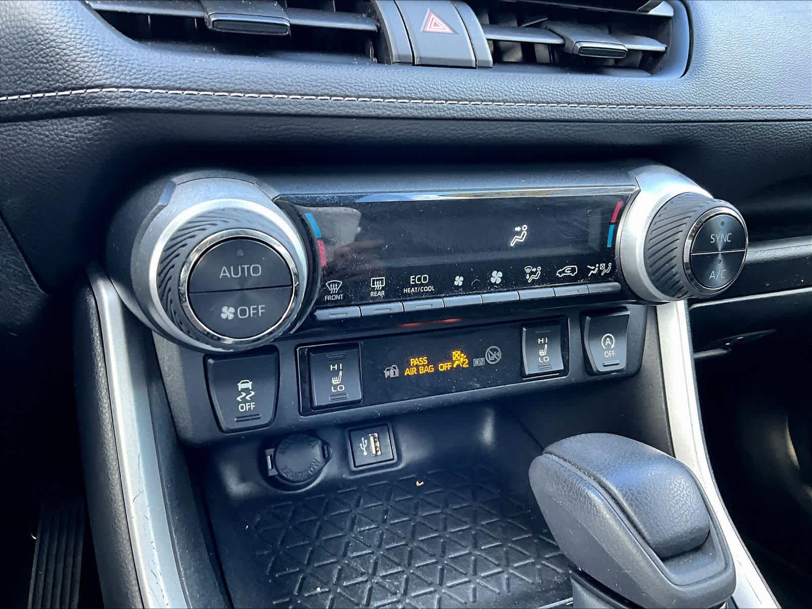 2023 Toyota RAV4 XLE - Photo 26