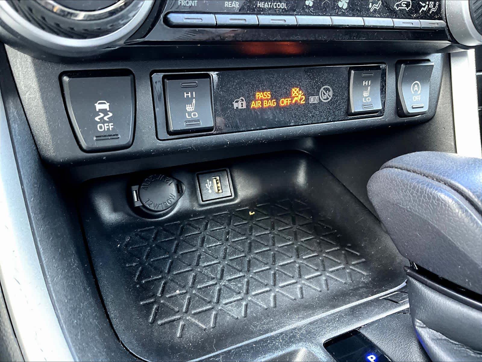 2023 Toyota RAV4 XLE - Photo 27