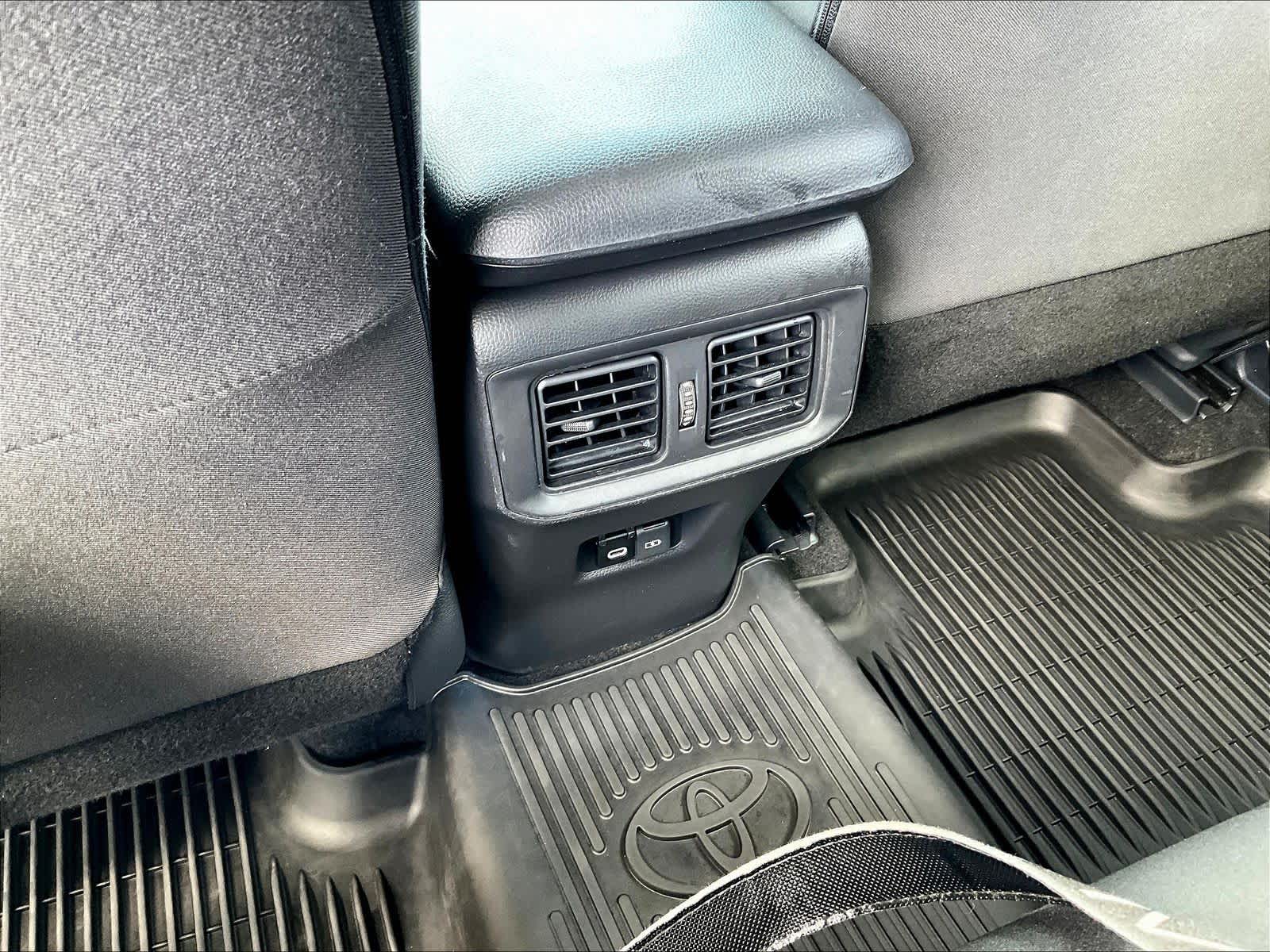 2023 Toyota RAV4 XLE - Photo 28