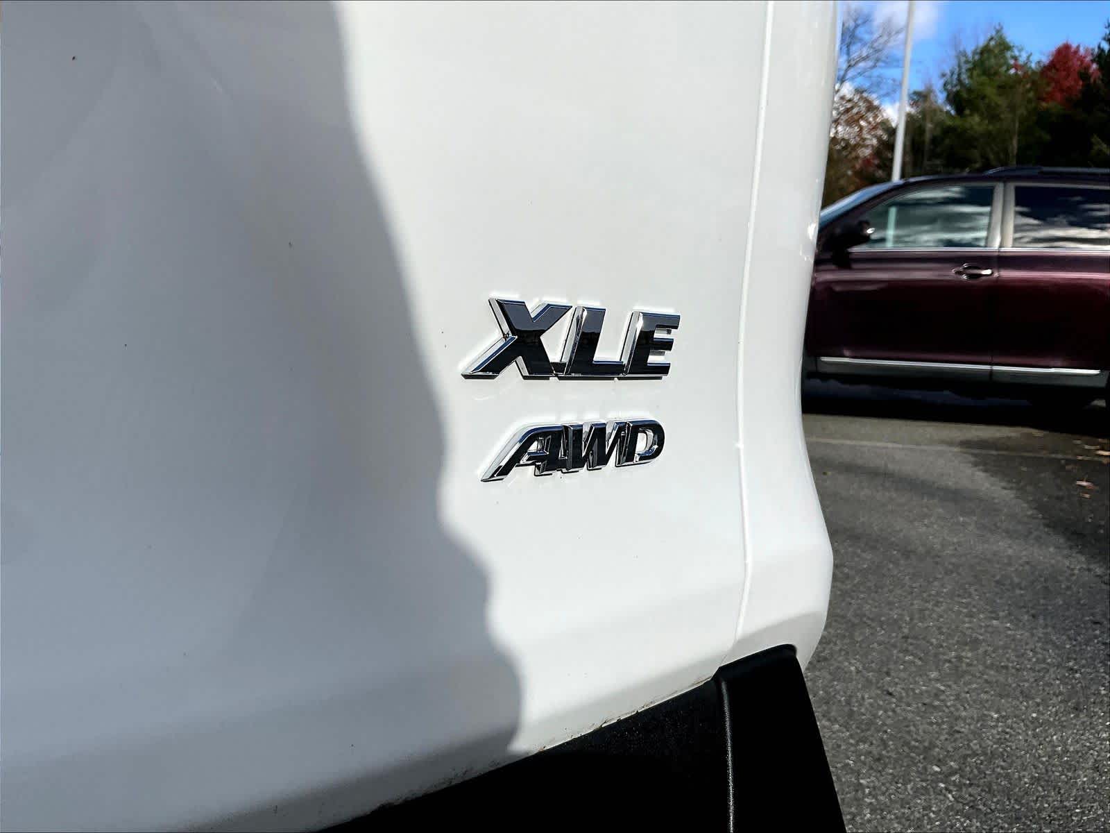 2023 Toyota RAV4 XLE - Photo 29