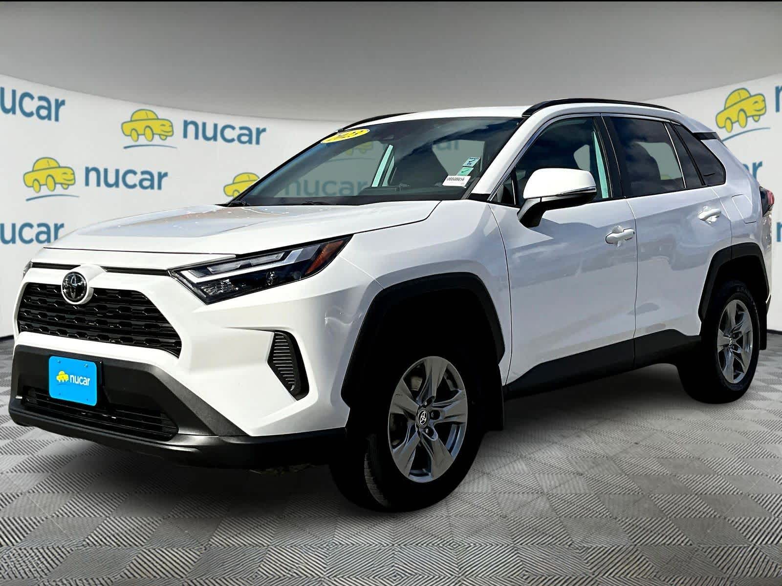 2023 Toyota RAV4 XLE - Photo 3