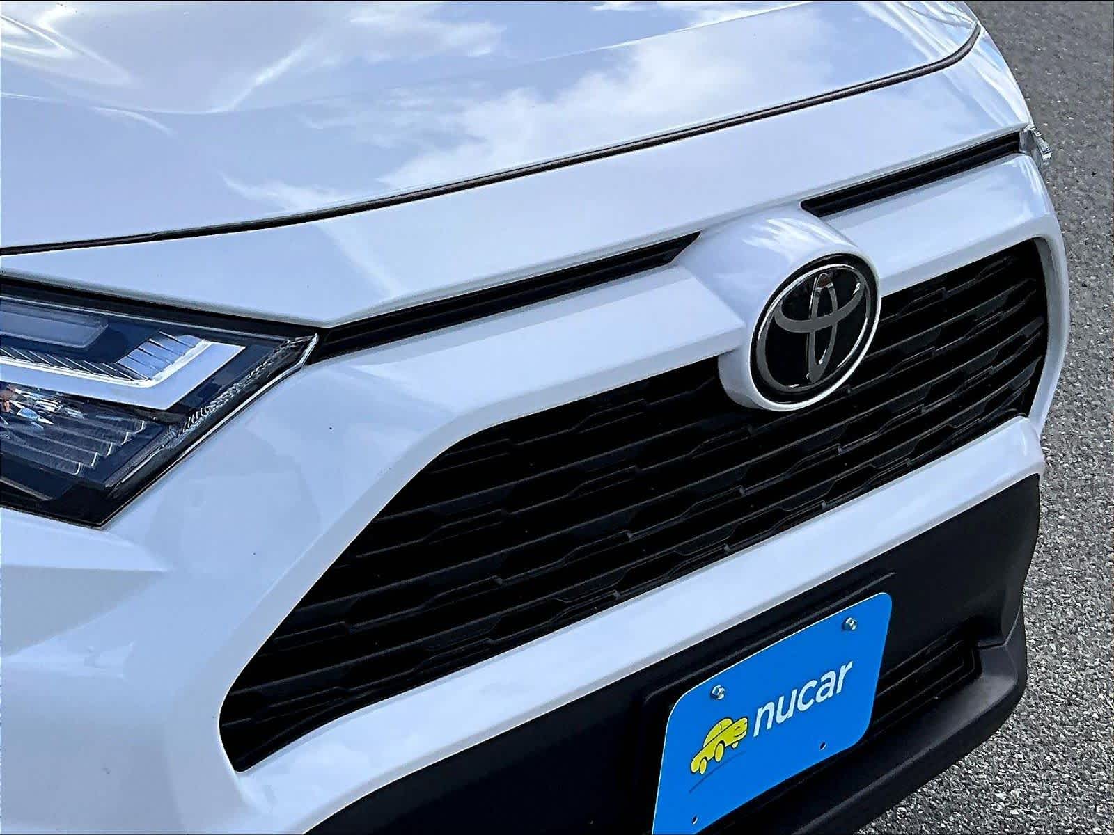 2023 Toyota RAV4 XLE - Photo 32