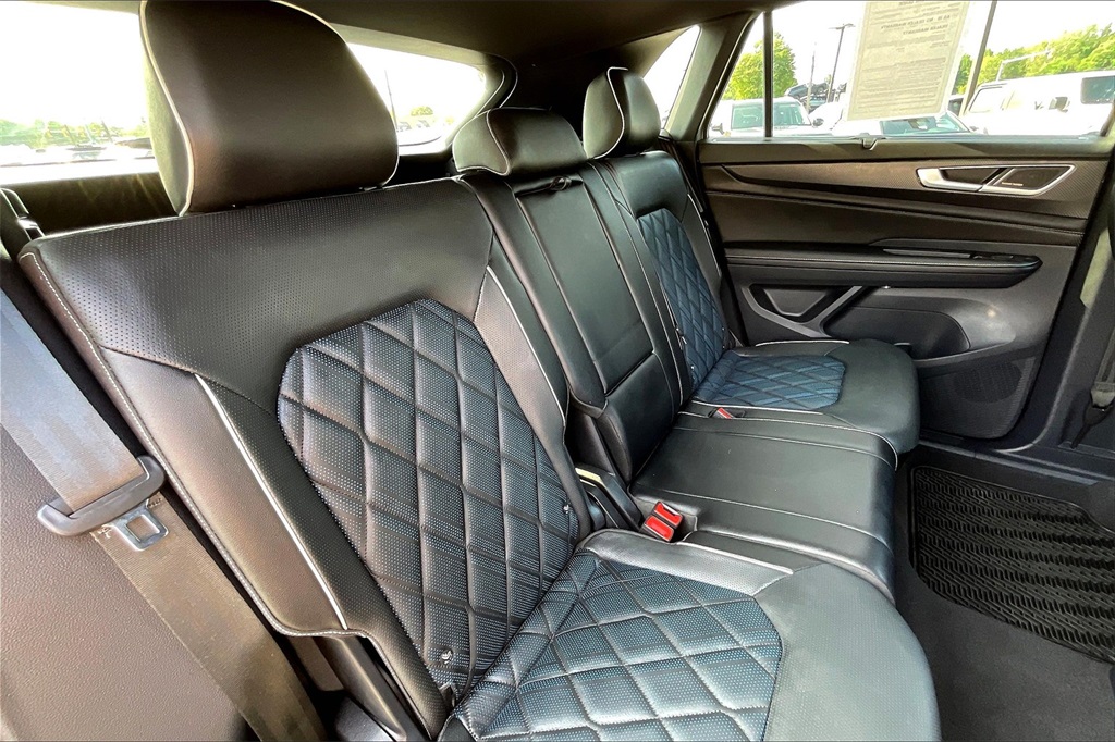 2024 Volkswagen Atlas Cross Sport 2.0T SEL Premium R-Line - Photo 15