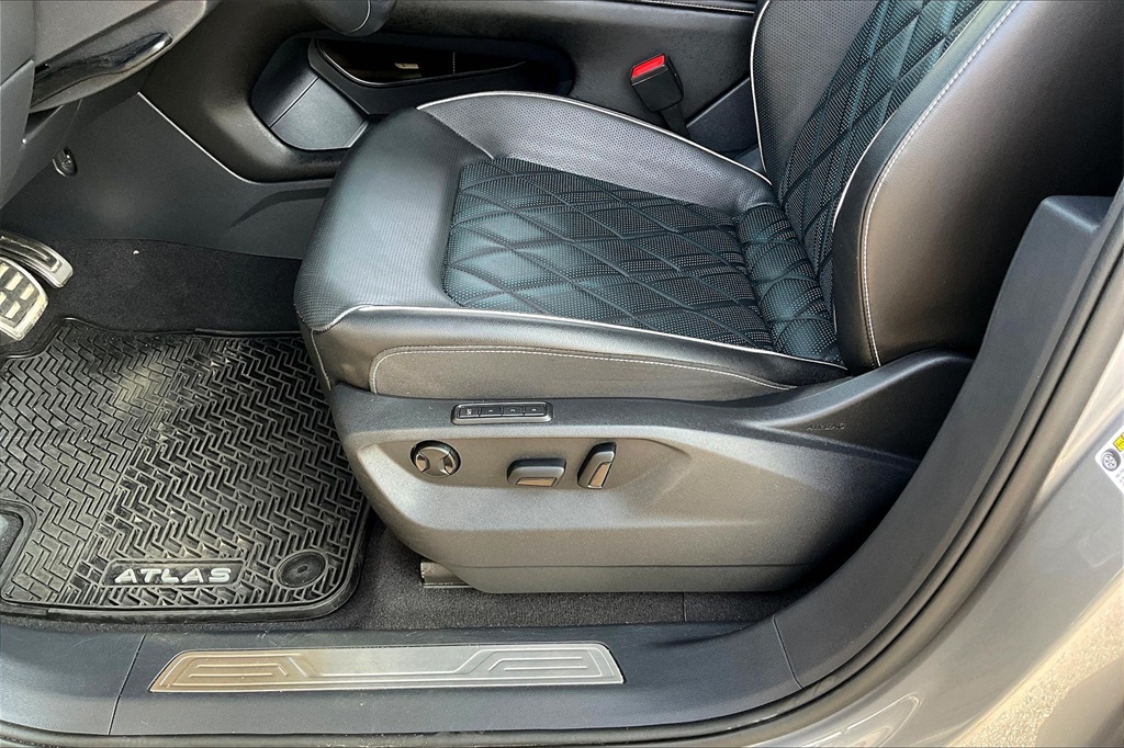 2024 Volkswagen Atlas Cross Sport 2.0T SEL Premium R-Line - Photo 33