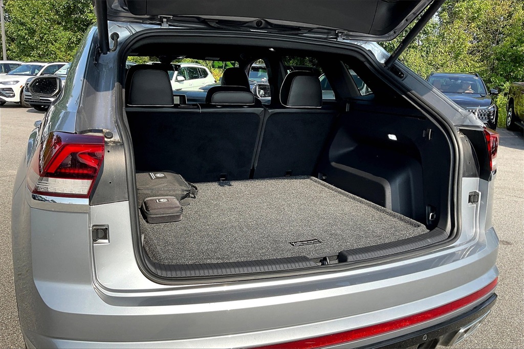 2024 Volkswagen Atlas Cross Sport 2.0T SEL Premium R-Line - Photo 34