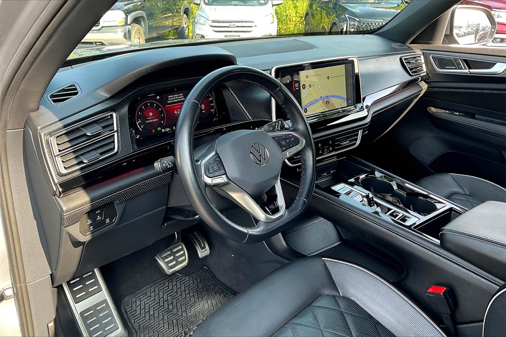 2024 Volkswagen Atlas Cross Sport 2.0T SEL Premium R-Line - Photo 8