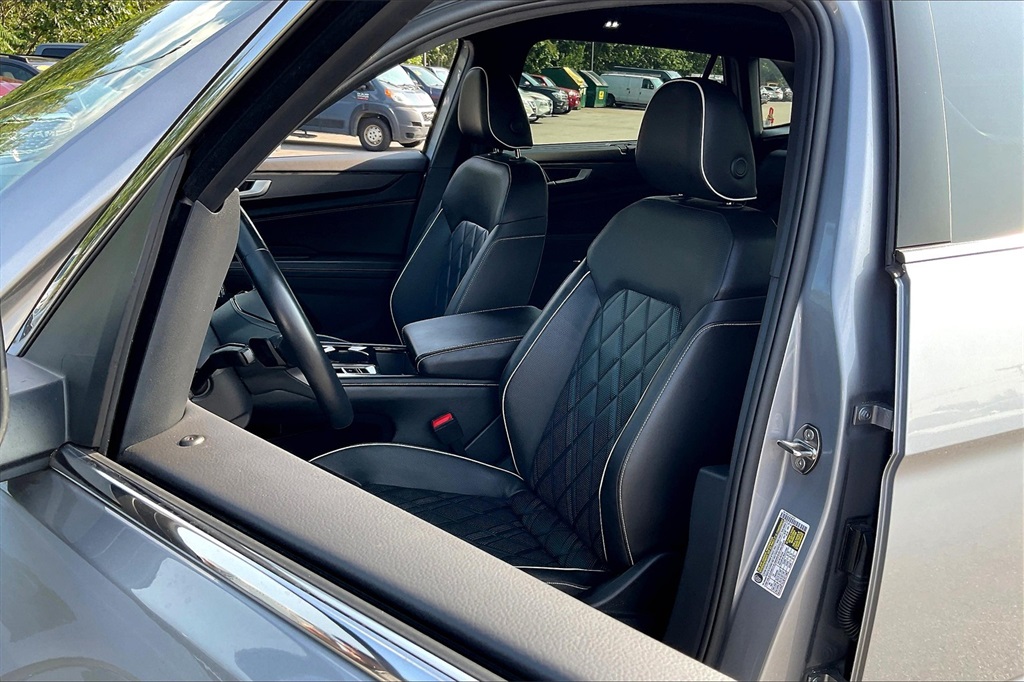 2024 Volkswagen Atlas Cross Sport 2.0T SEL Premium R-Line - Photo 9