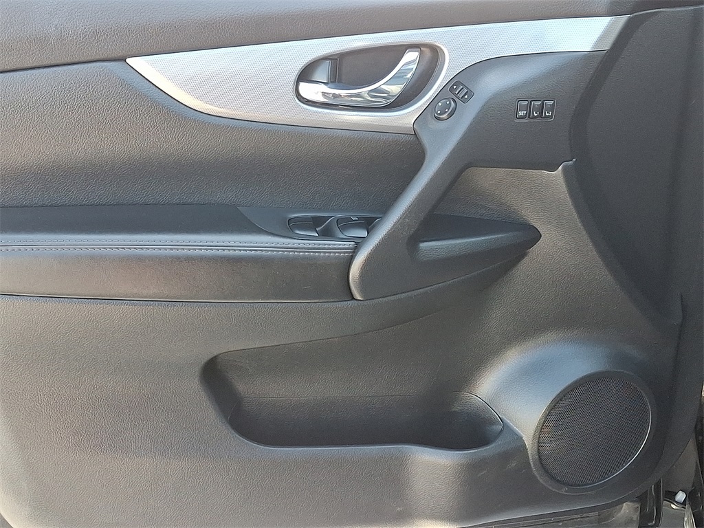 2020 Nissan Rogue Sport SL - Photo 12