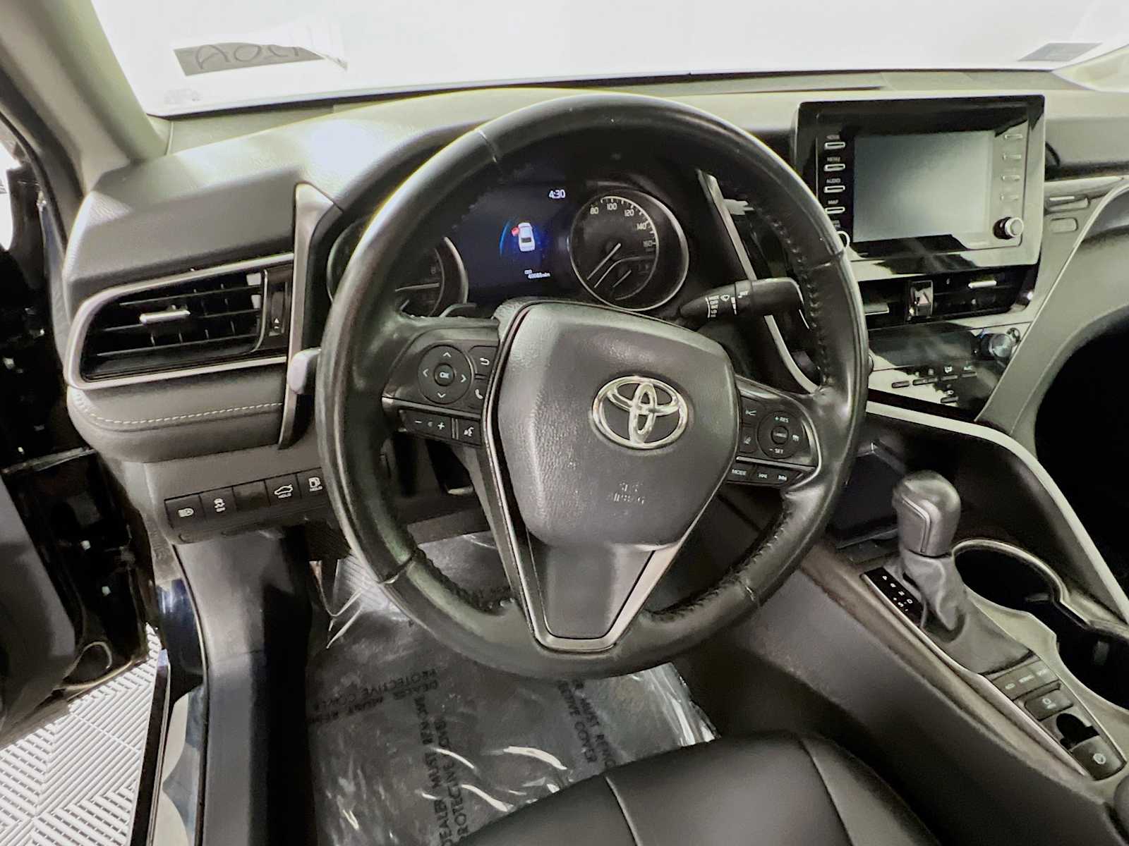 2023 Toyota Camry SE - Photo 11