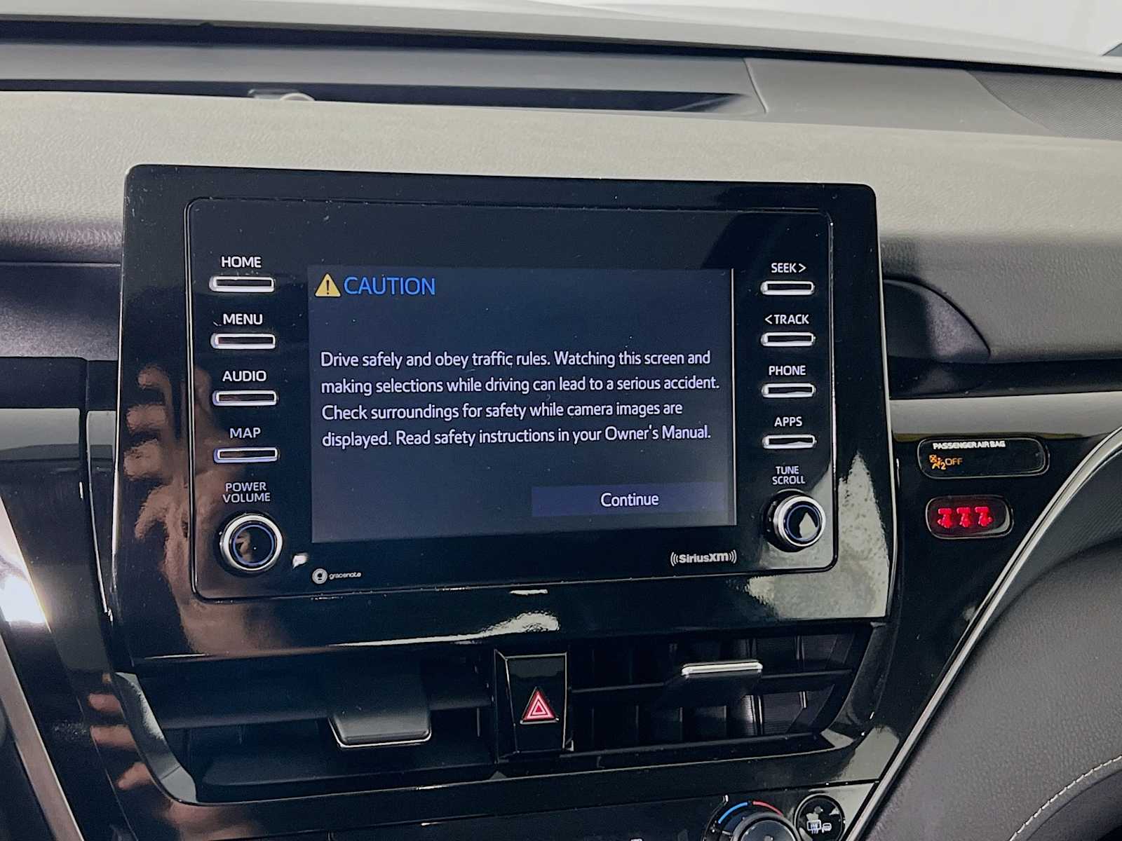 2023 Toyota Camry SE - Photo 14