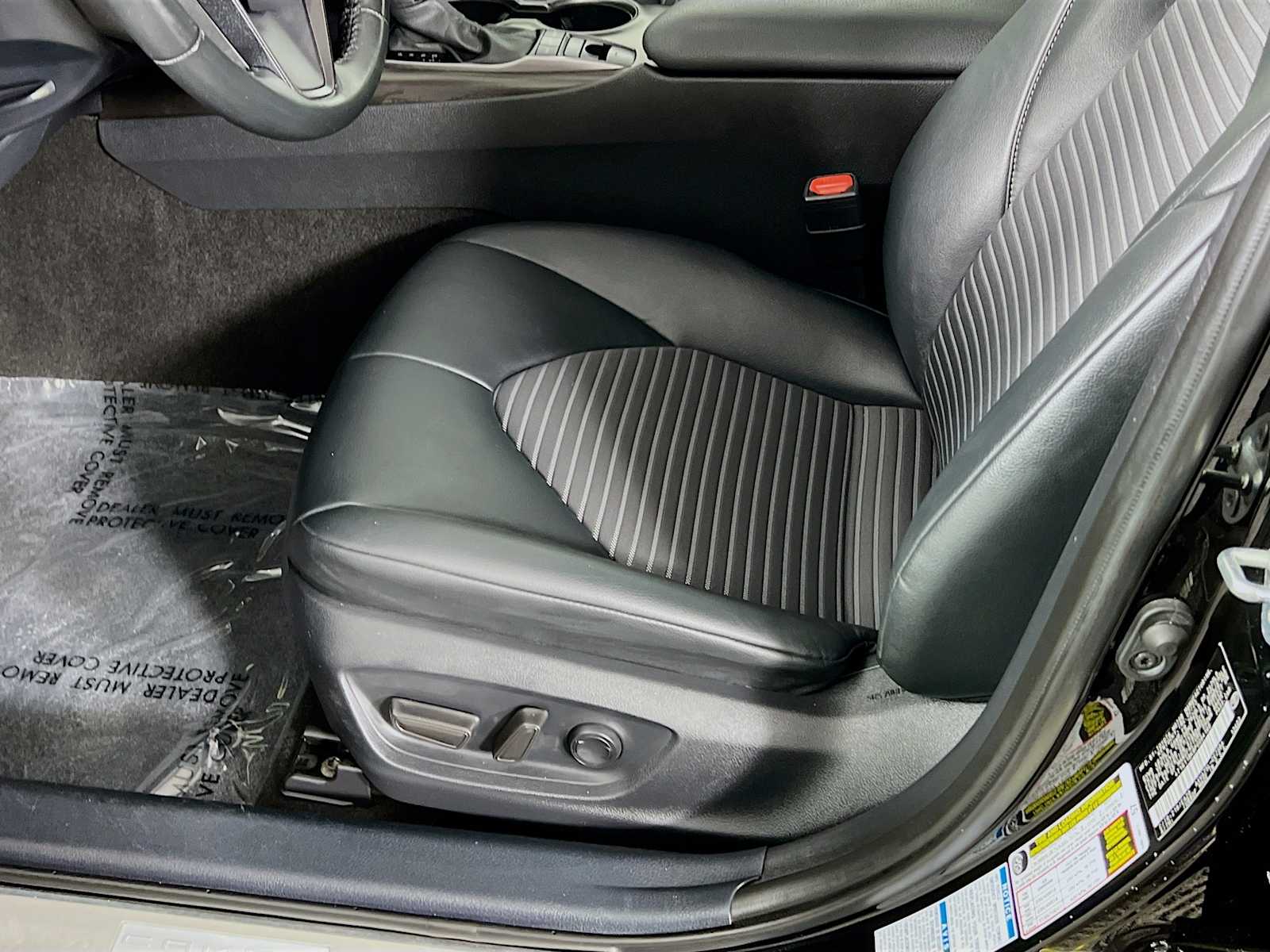 2023 Toyota Camry SE - Photo 19