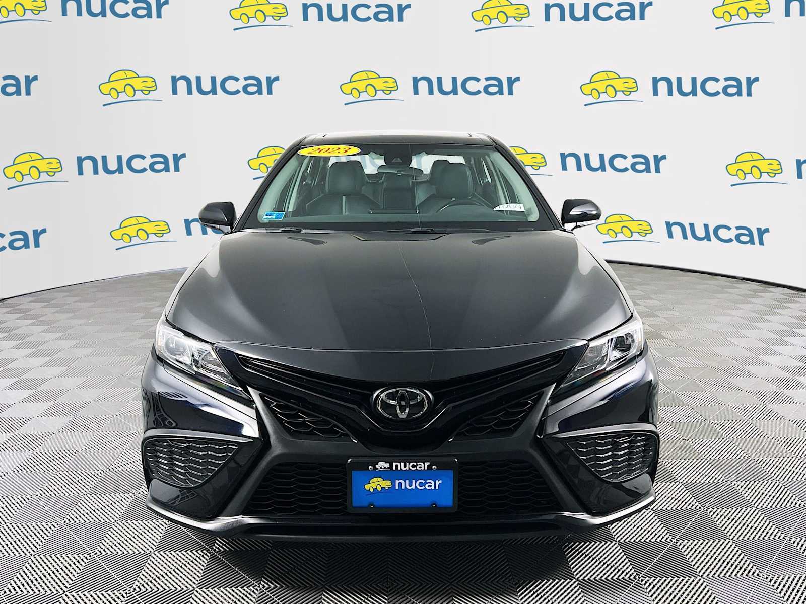 2023 Toyota Camry SE - Photo 2