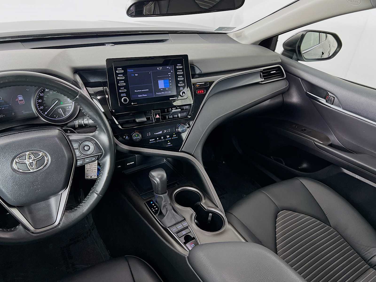2023 Toyota Camry SE - Photo 23