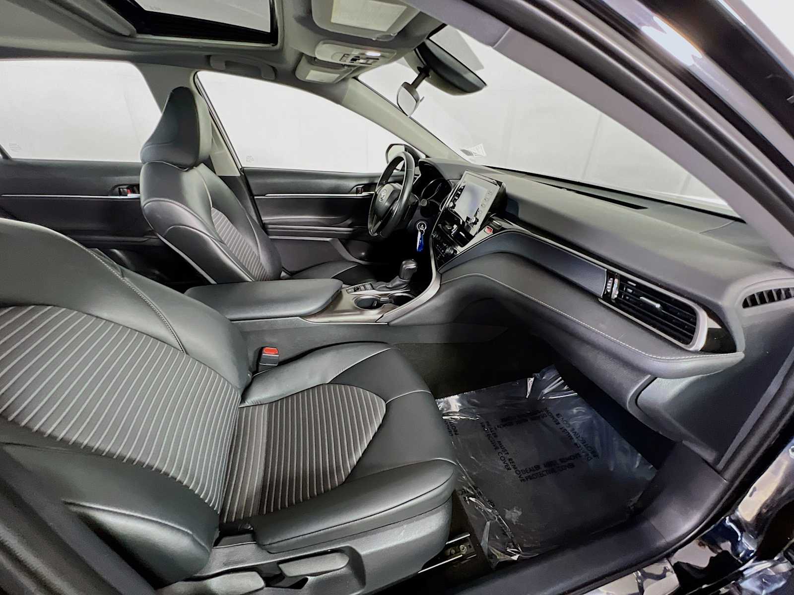 2023 Toyota Camry SE - Photo 27