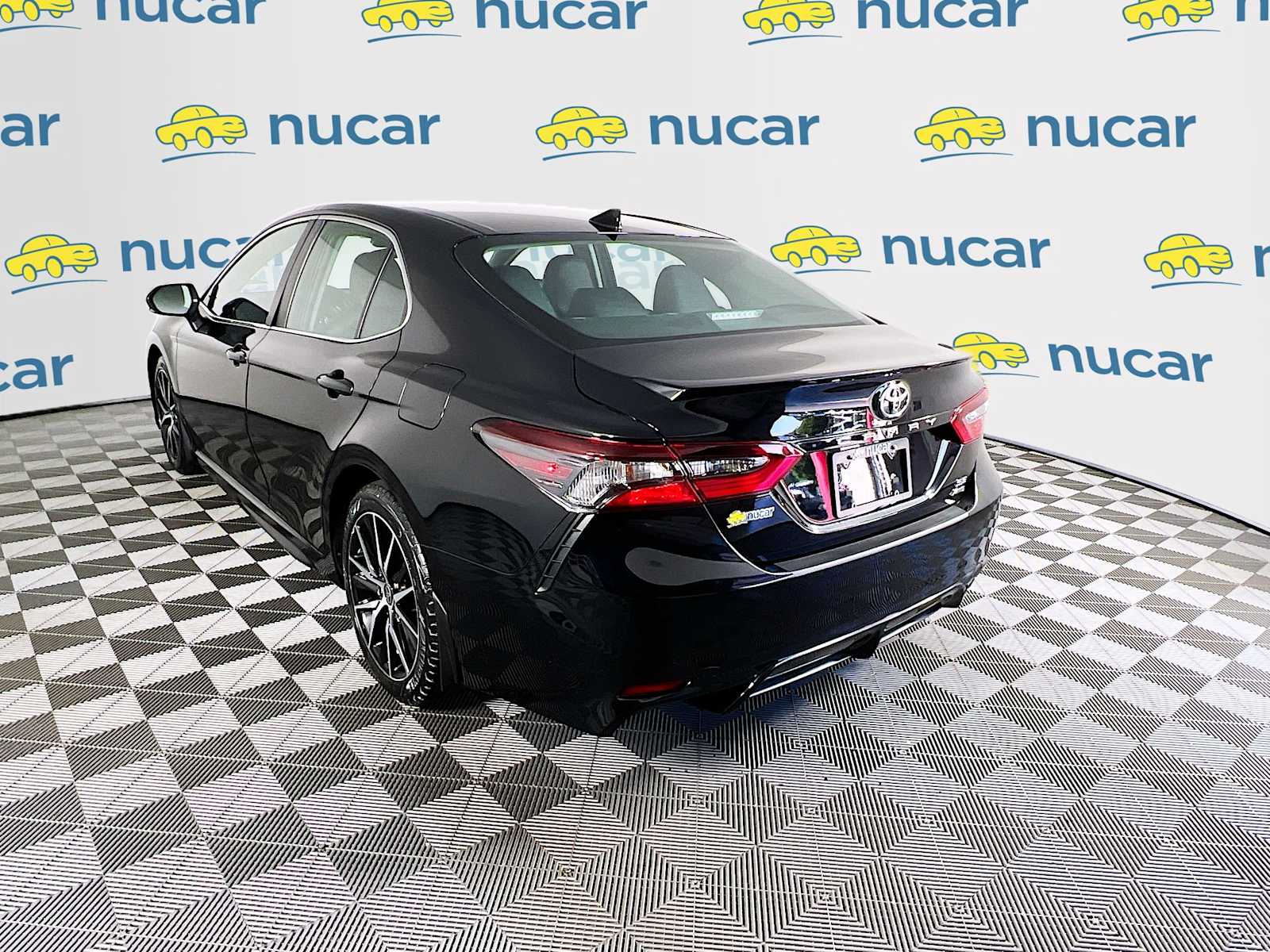 2023 Toyota Camry SE - Photo 5