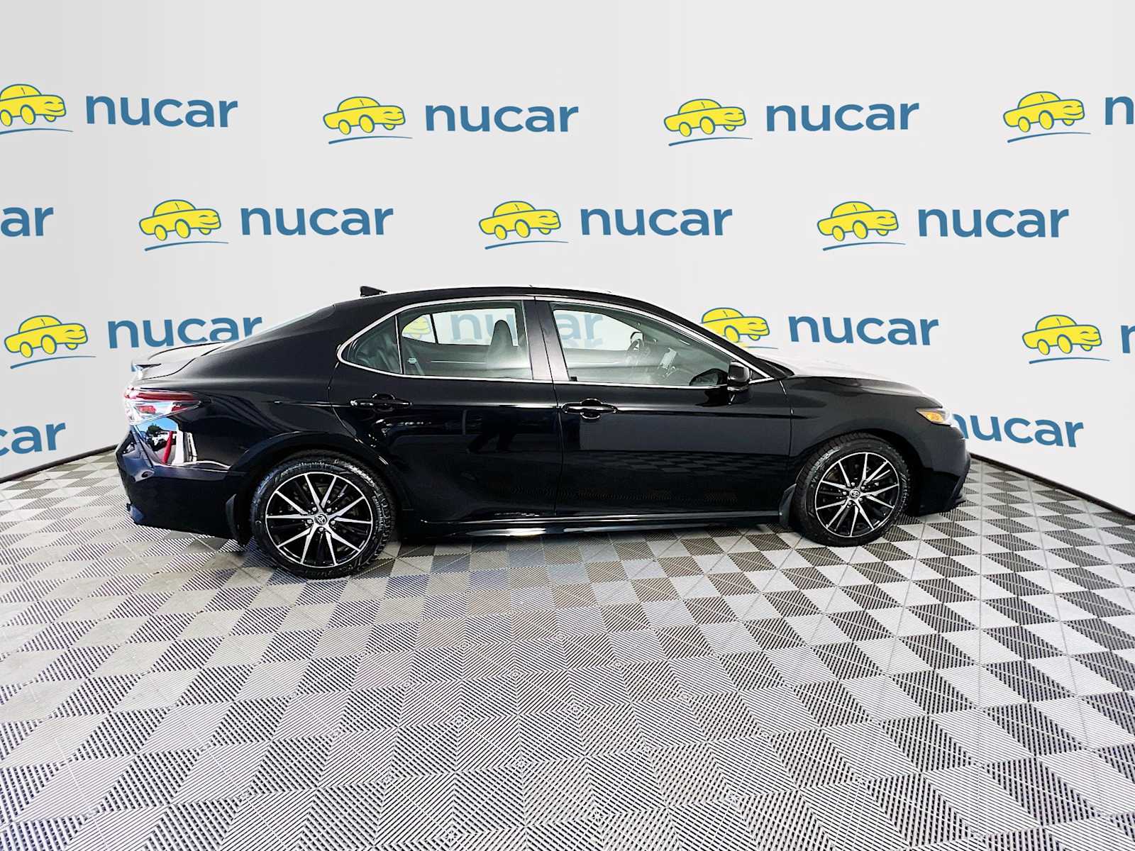2023 Toyota Camry SE - Photo 8