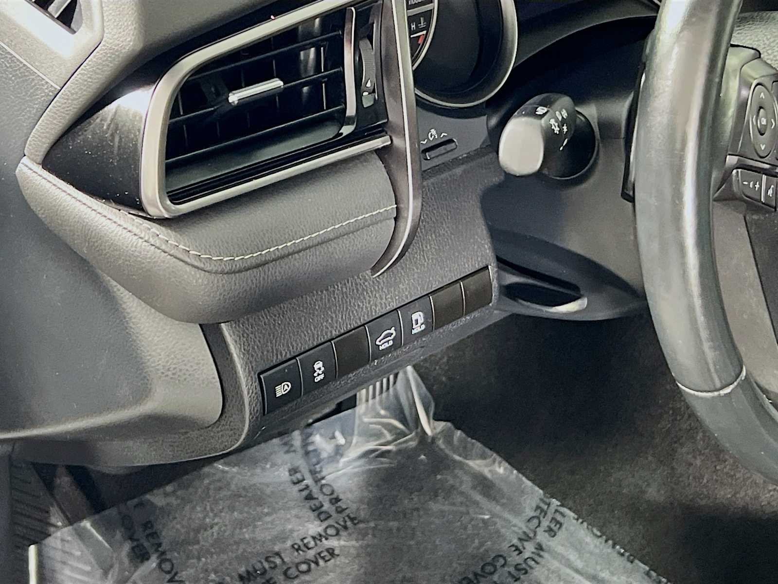 2023 Toyota Camry SE - Photo 10
