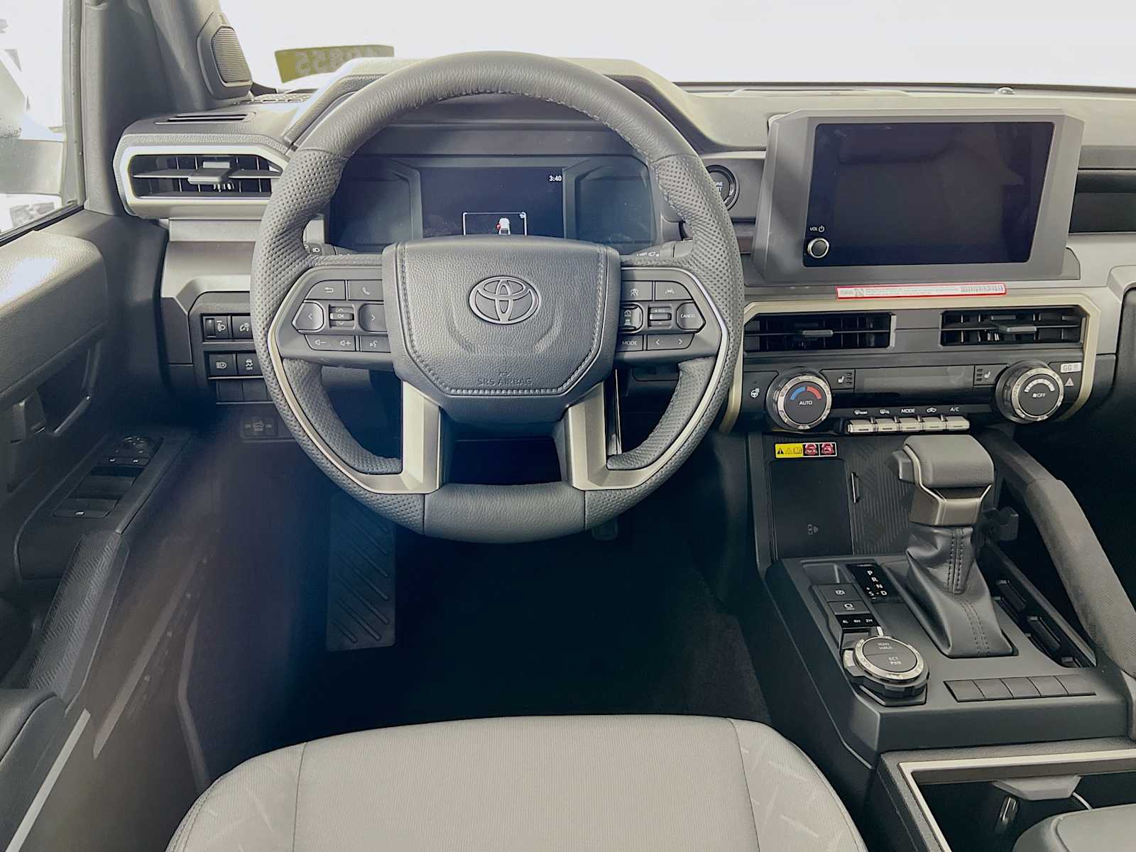 2025 Toyota Tacoma SR5 - Photo 14