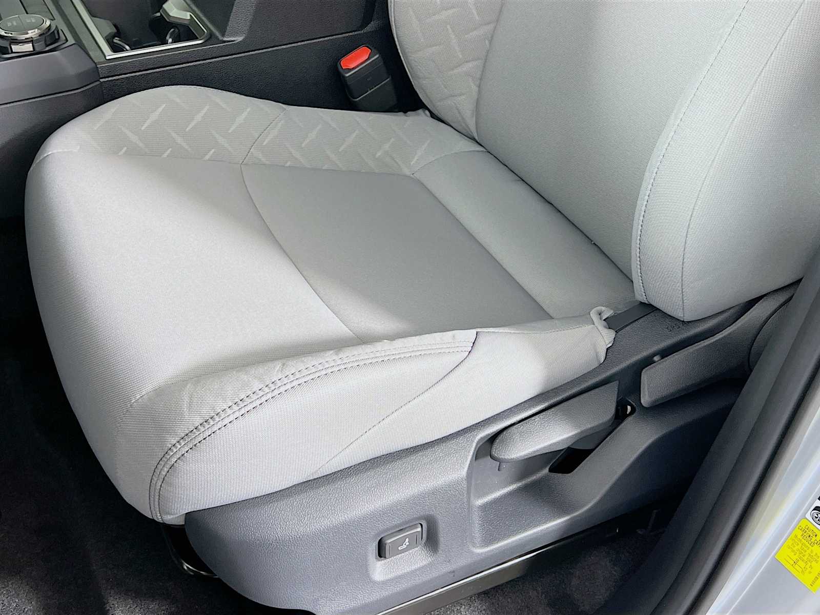 2025 Toyota Tacoma SR5 - Photo 16