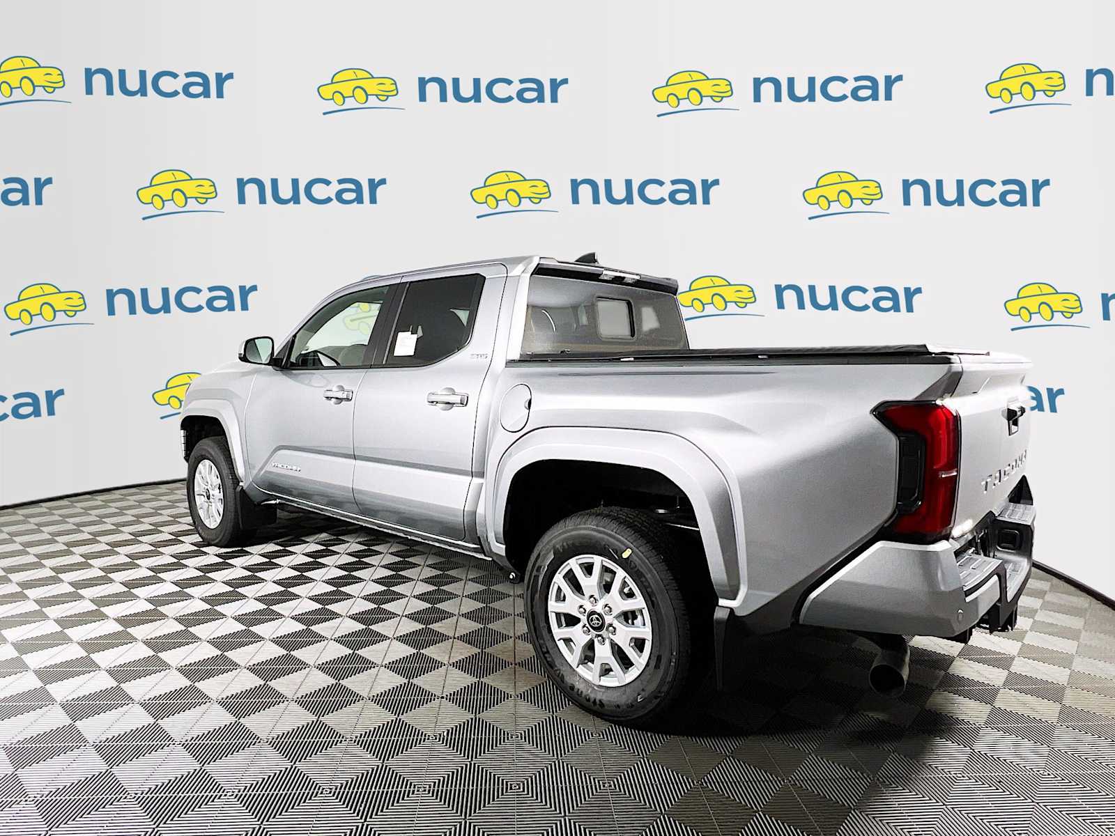 2025 Toyota Tacoma SR5 - Photo 4