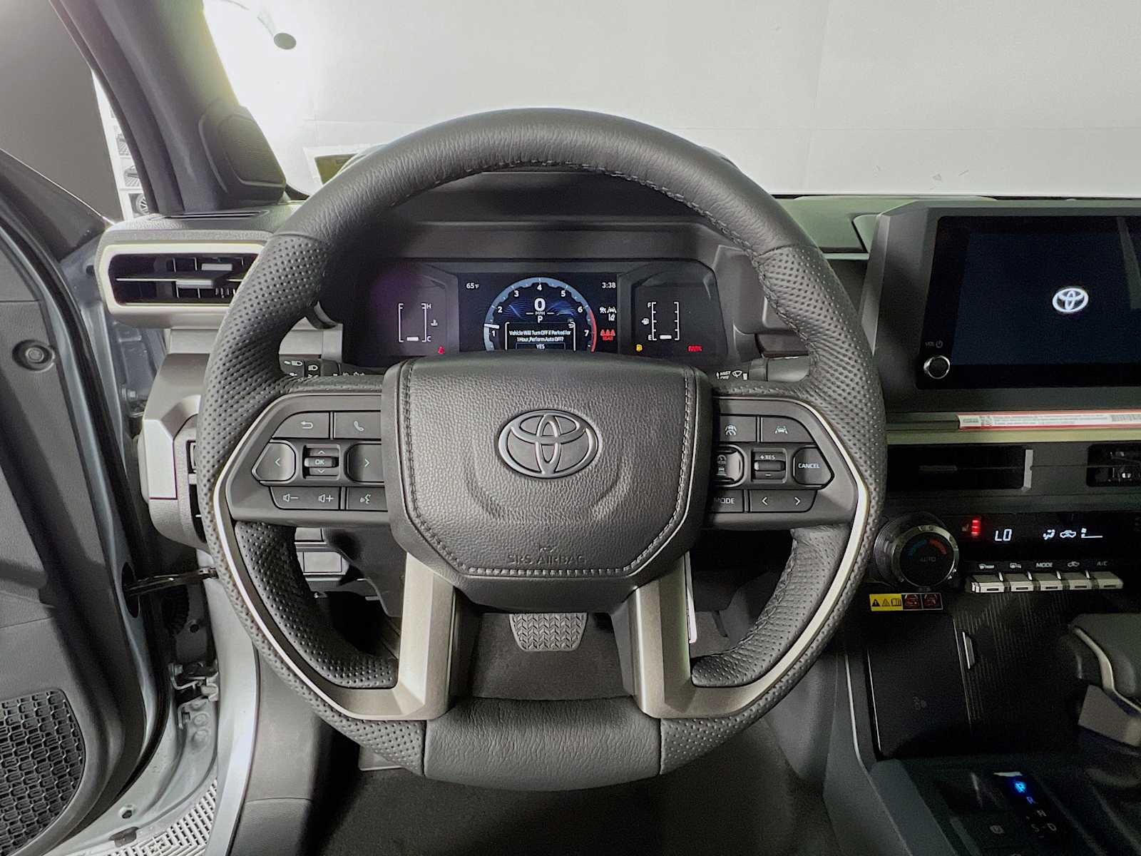 2025 Toyota Tacoma SR5 - Photo 7