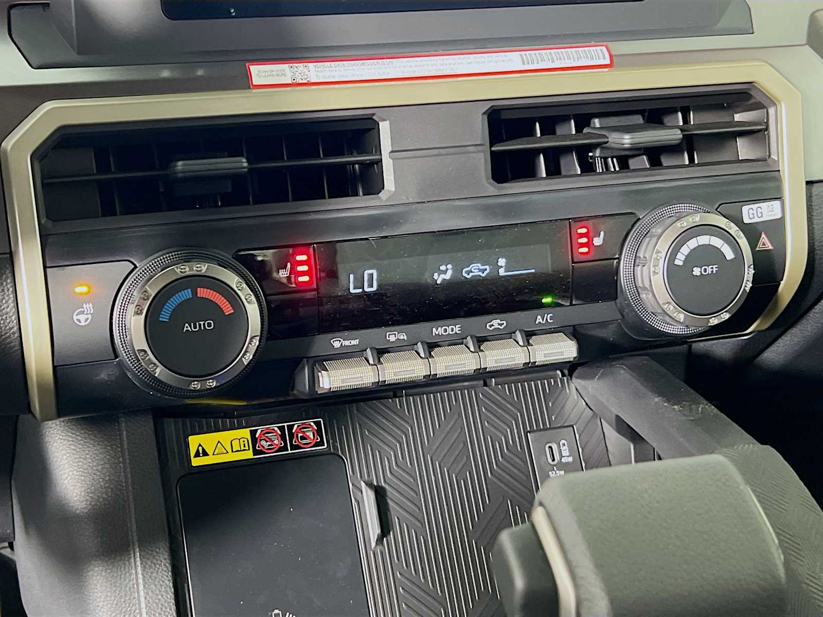 2025 Toyota Tacoma SR5 - Photo 10