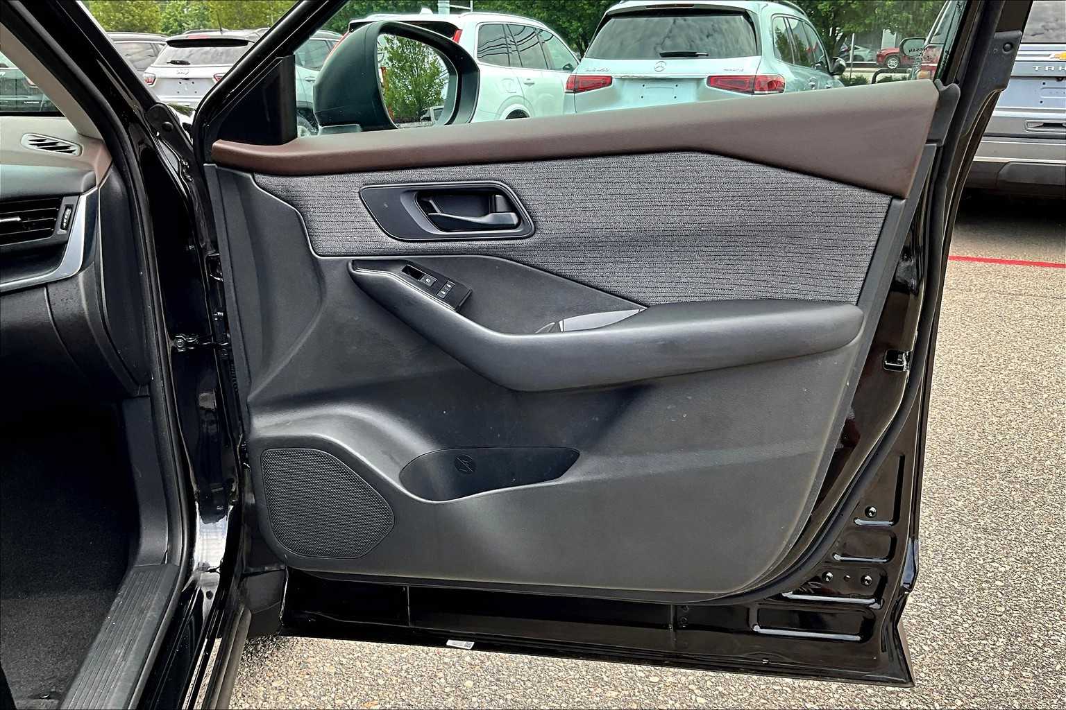 2023 Nissan Rogue S - Photo 12