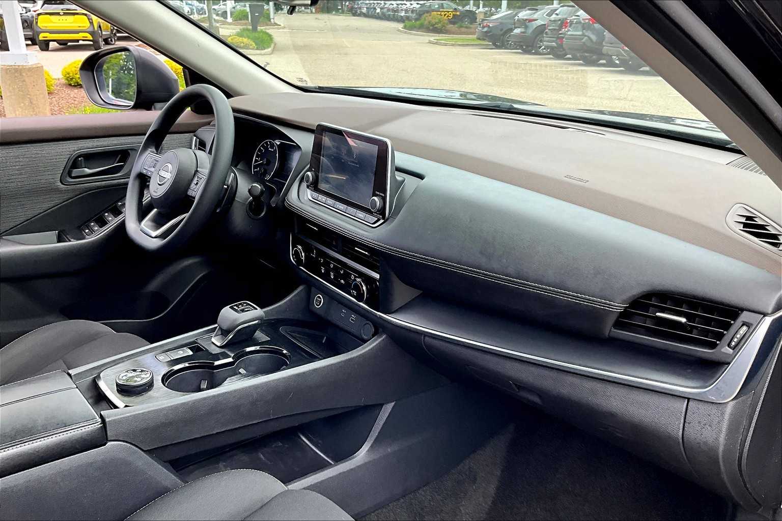 2023 Nissan Rogue S - Photo 14