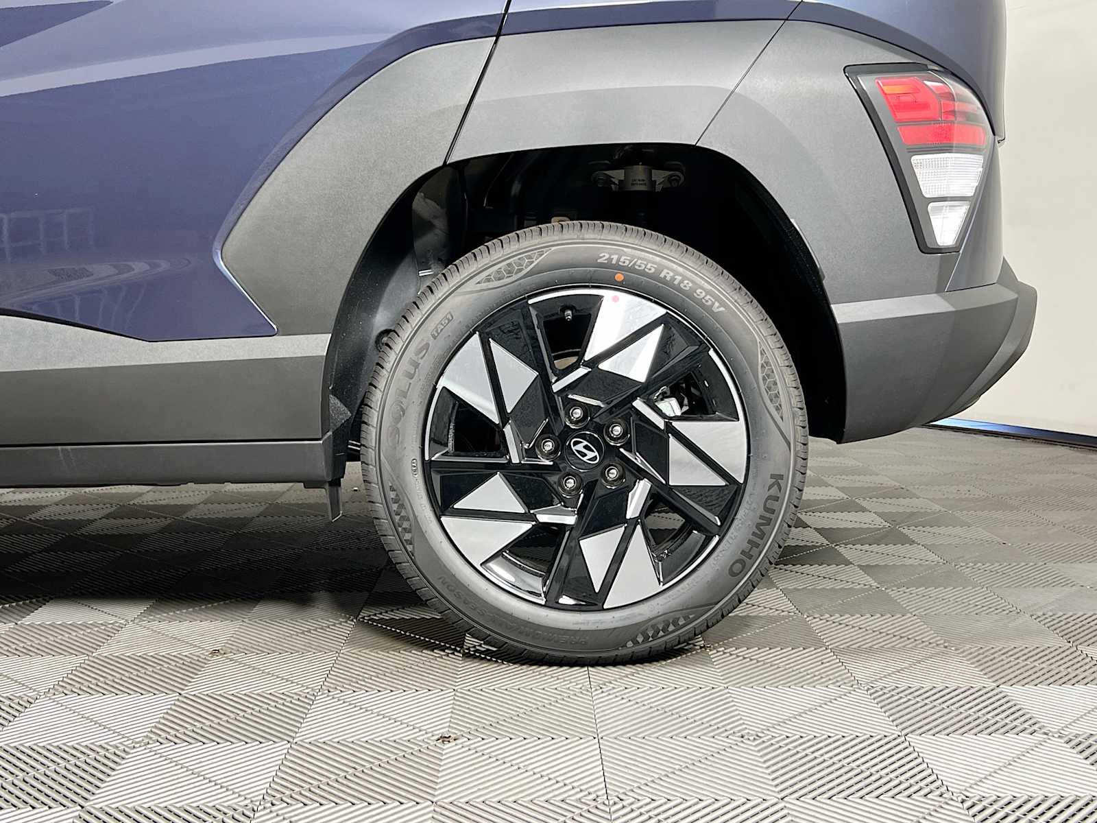 2025 Hyundai Kona SEL - Photo 19