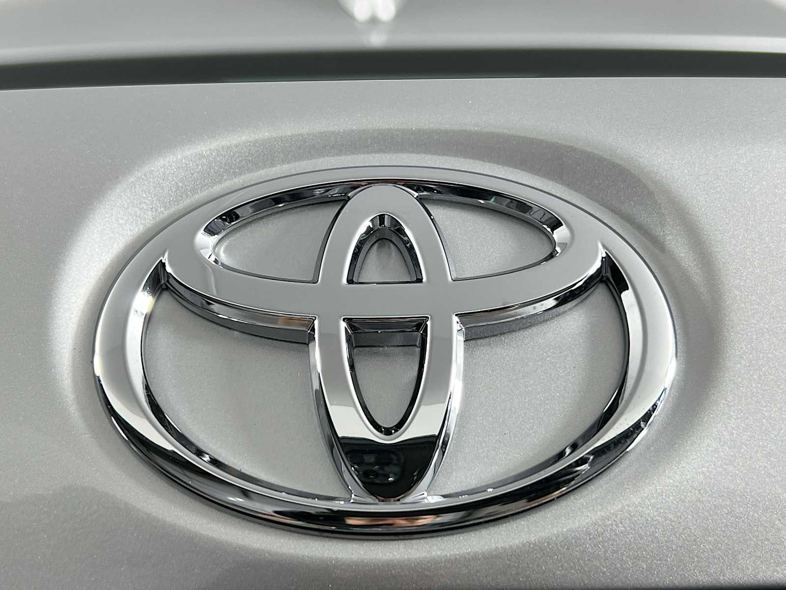 2025 Toyota Corolla LE - Photo 17