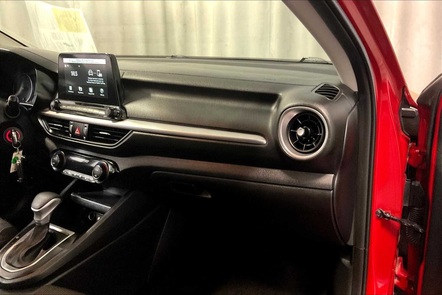 2019 Kia Forte LXS - Photo 13
