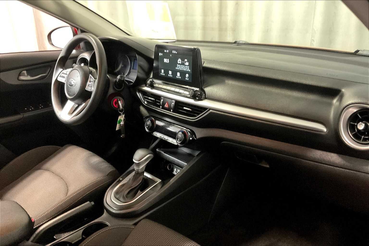 2019 Kia Forte LXS - Photo 14