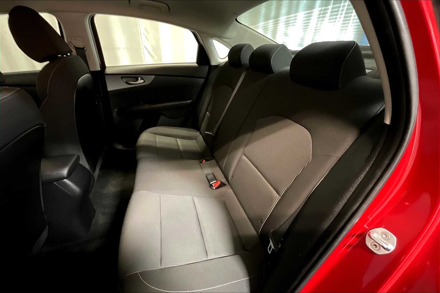 2019 Kia Forte LXS - Photo 15