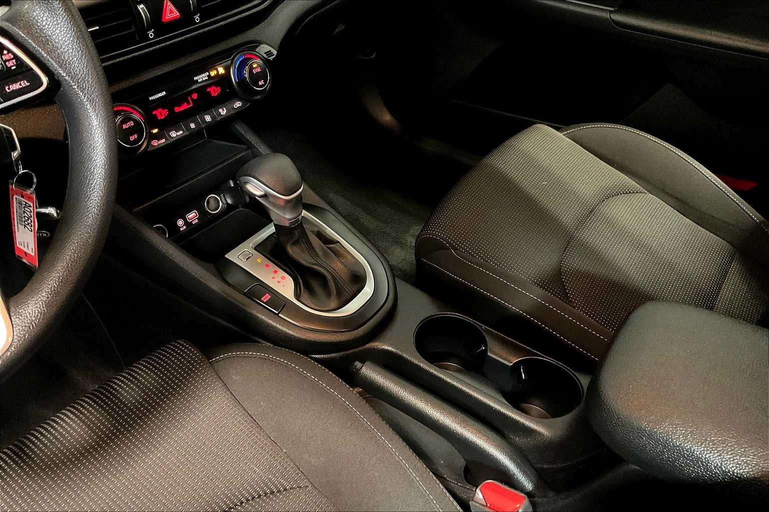 2019 Kia Forte LXS - Photo 20
