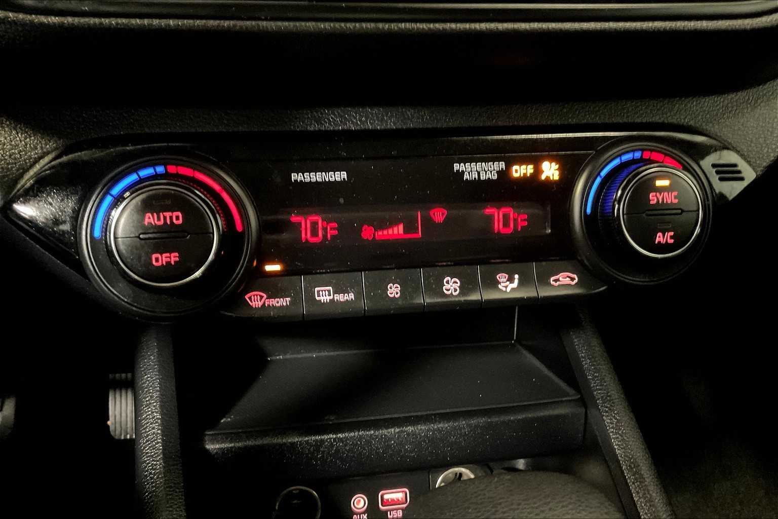2019 Kia Forte LXS - Photo 25