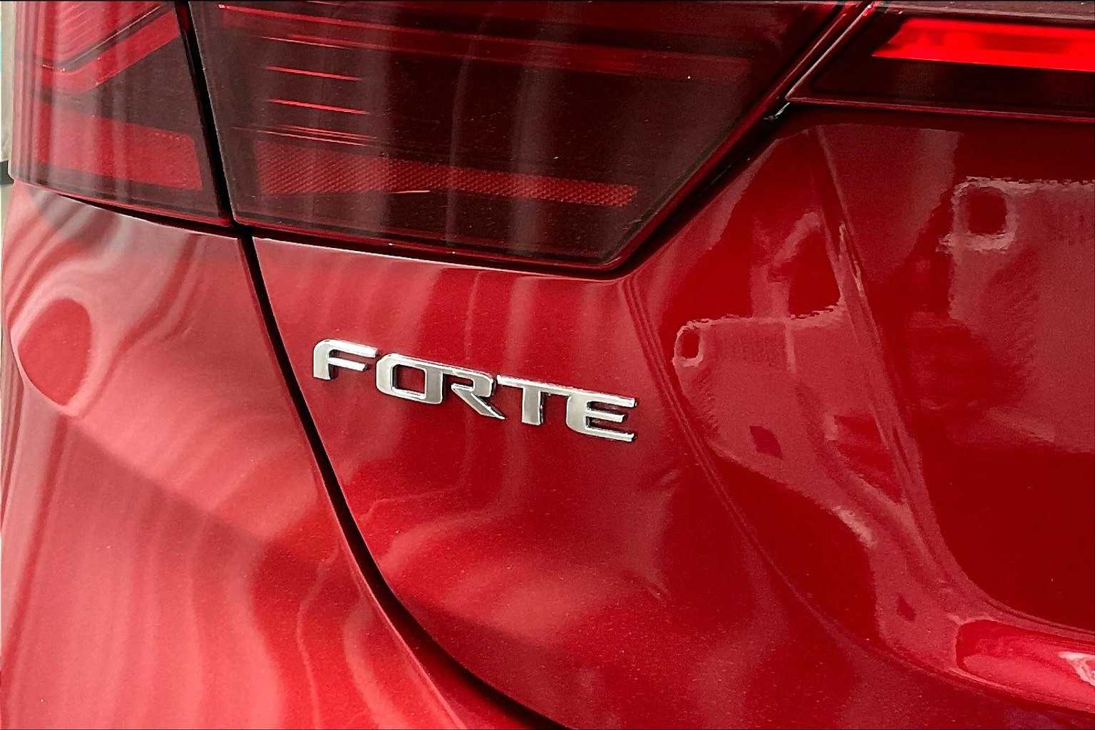 2019 Kia Forte LXS - Photo 27
