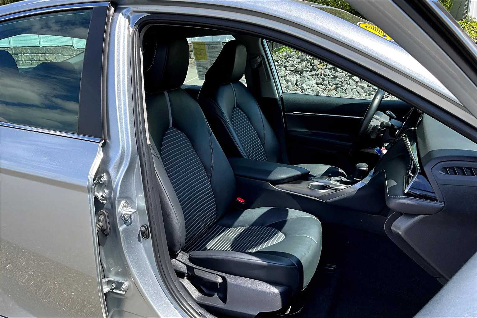 2023 Toyota Camry SE - Photo 11
