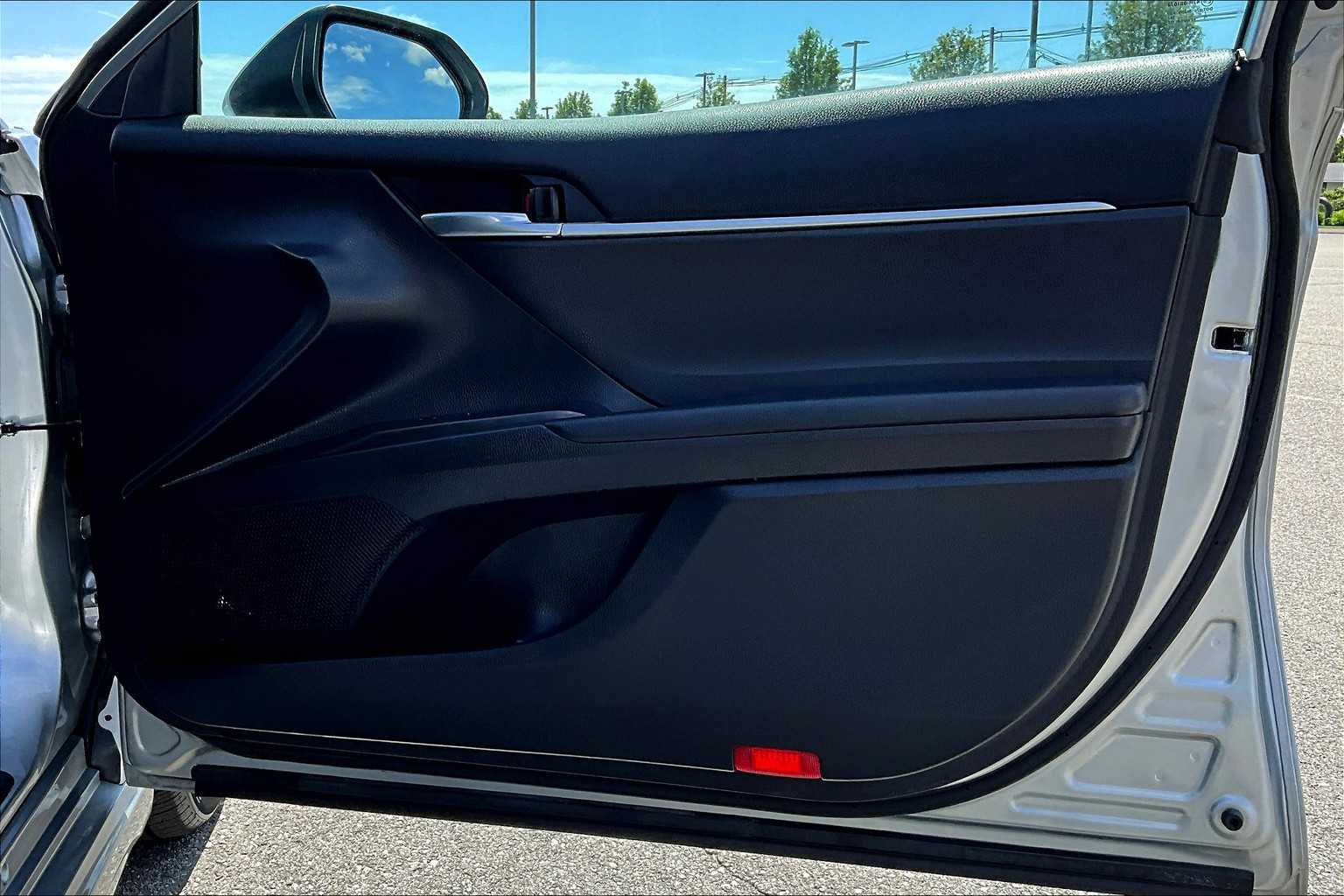 2023 Toyota Camry SE - Photo 12