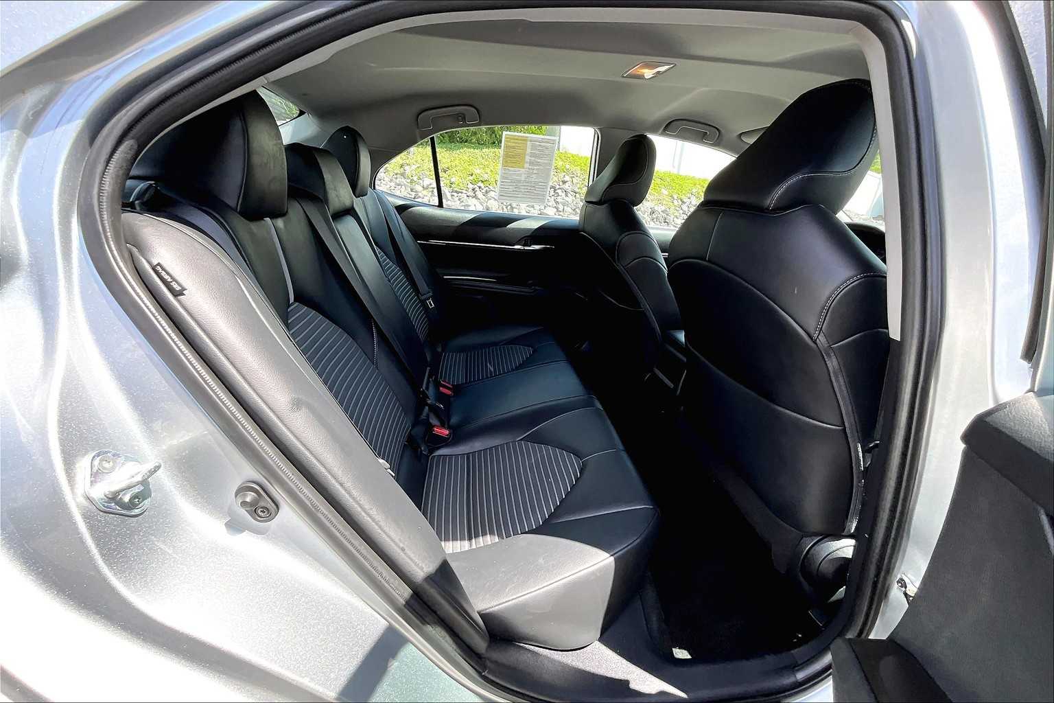 2023 Toyota Camry SE - Photo 16
