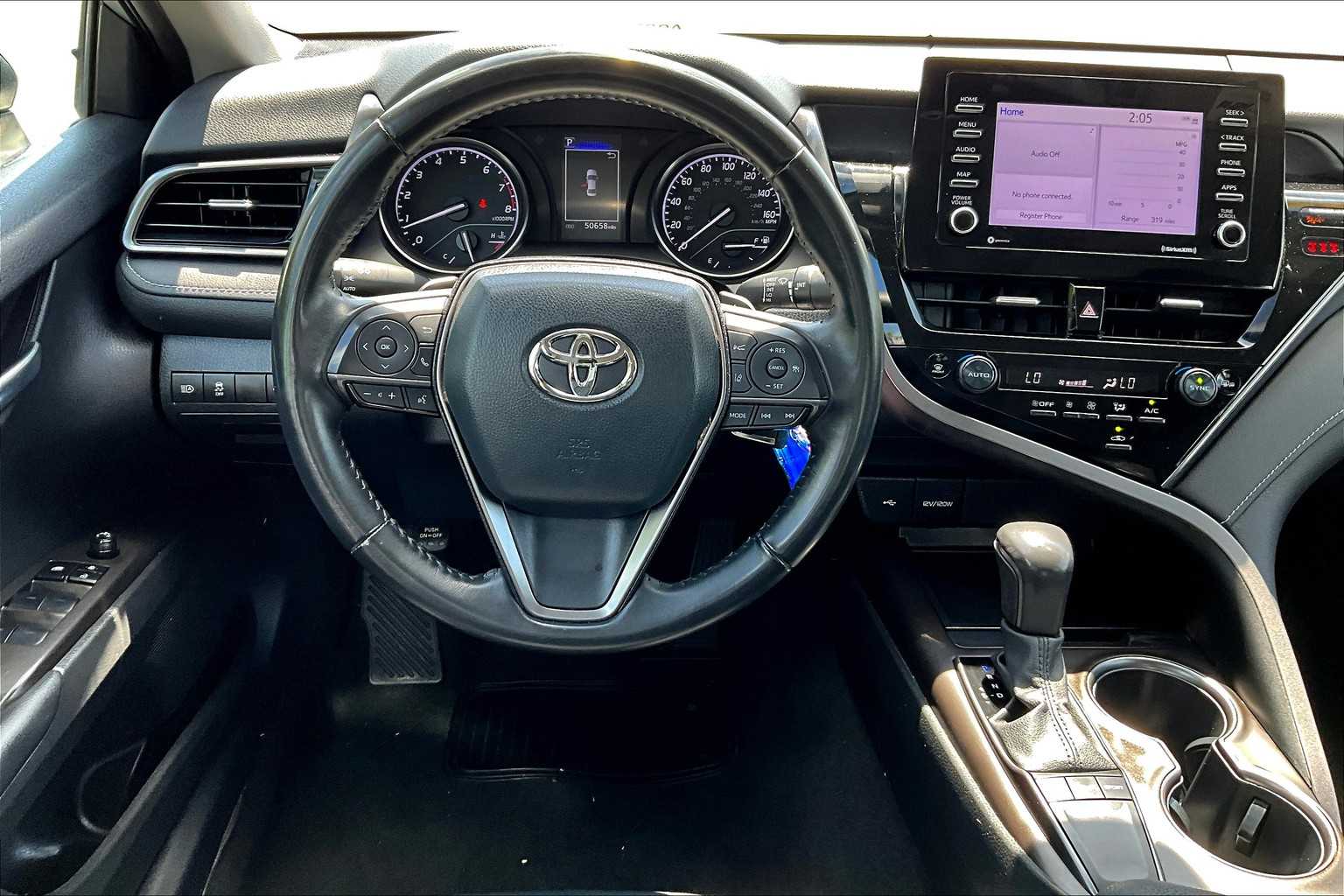 2023 Toyota Camry SE - Photo 17