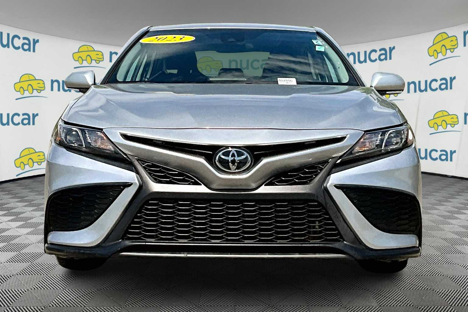 2023 Toyota Camry SE - Photo 2