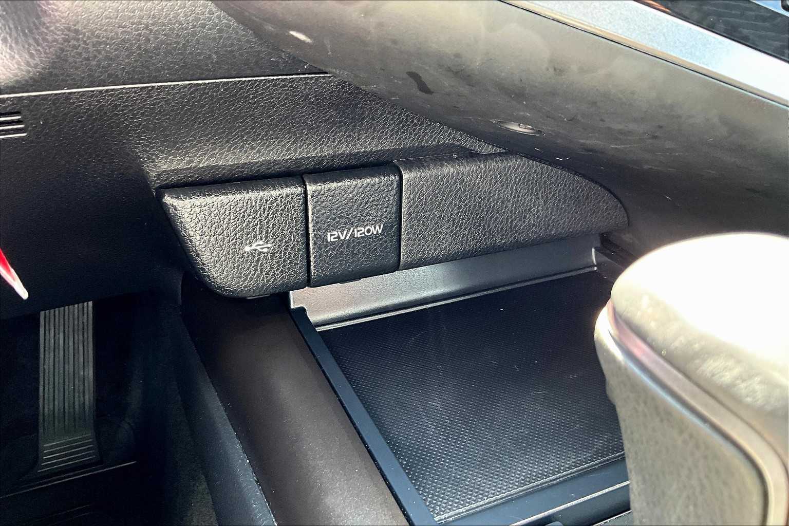 2023 Toyota Camry SE - Photo 27