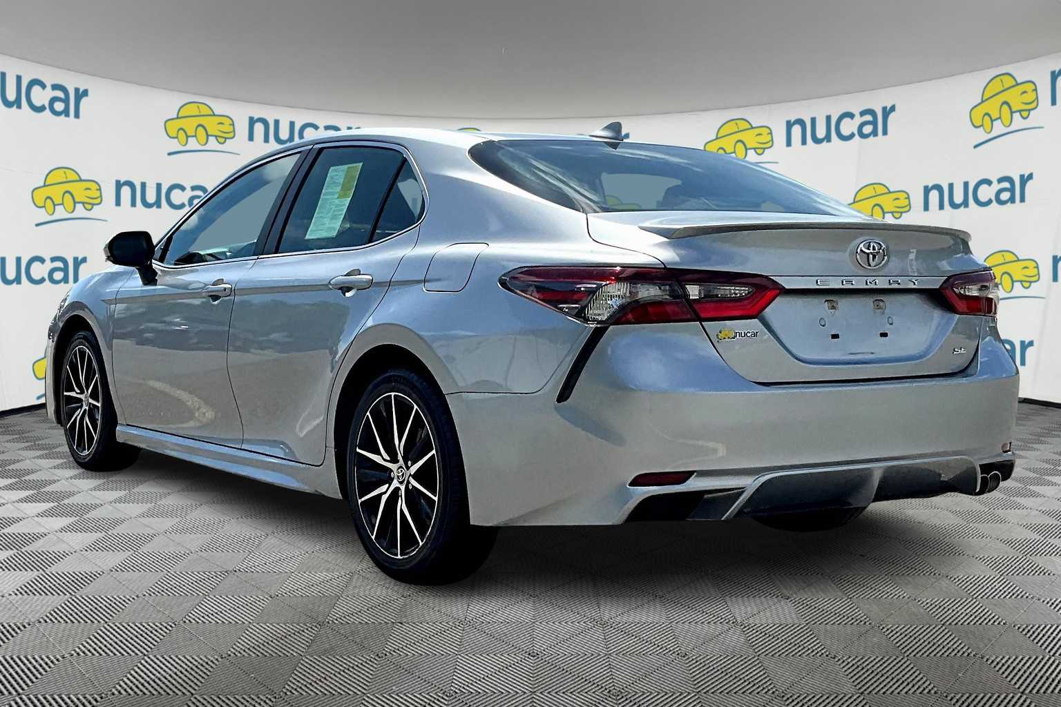 2023 Toyota Camry SE - Photo 4