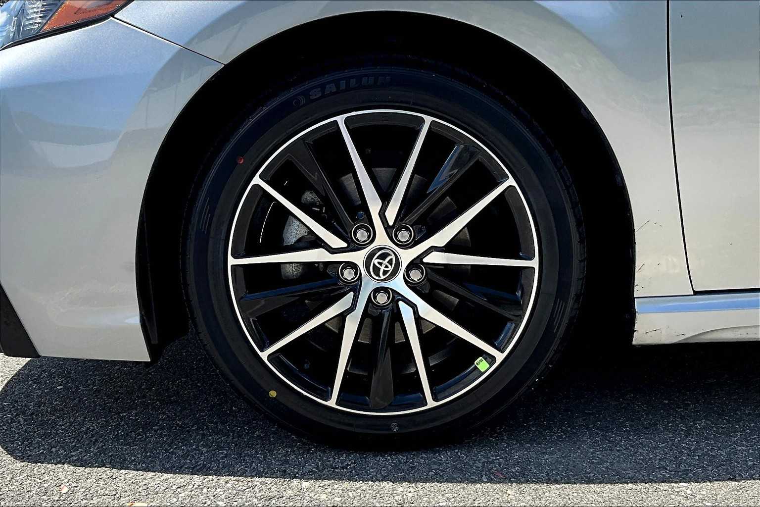 2023 Toyota Camry SE - Photo 7