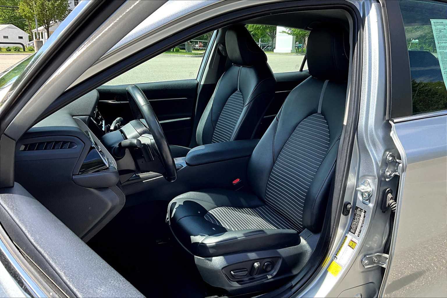 2023 Toyota Camry SE - Photo 10